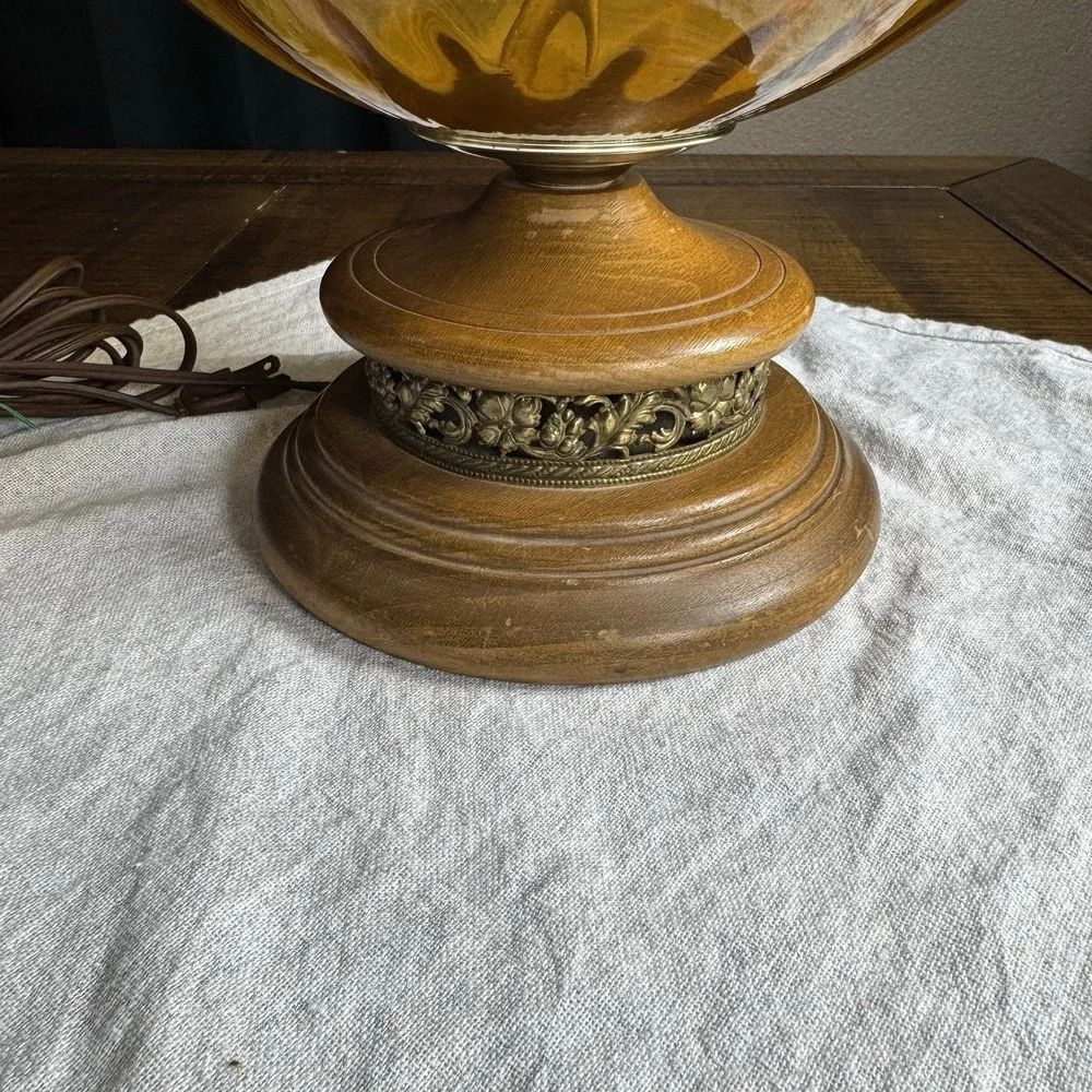 VTG Amber Swirled Optic Glass Table Lamp MCM Embossed Metal Wood Base 28
